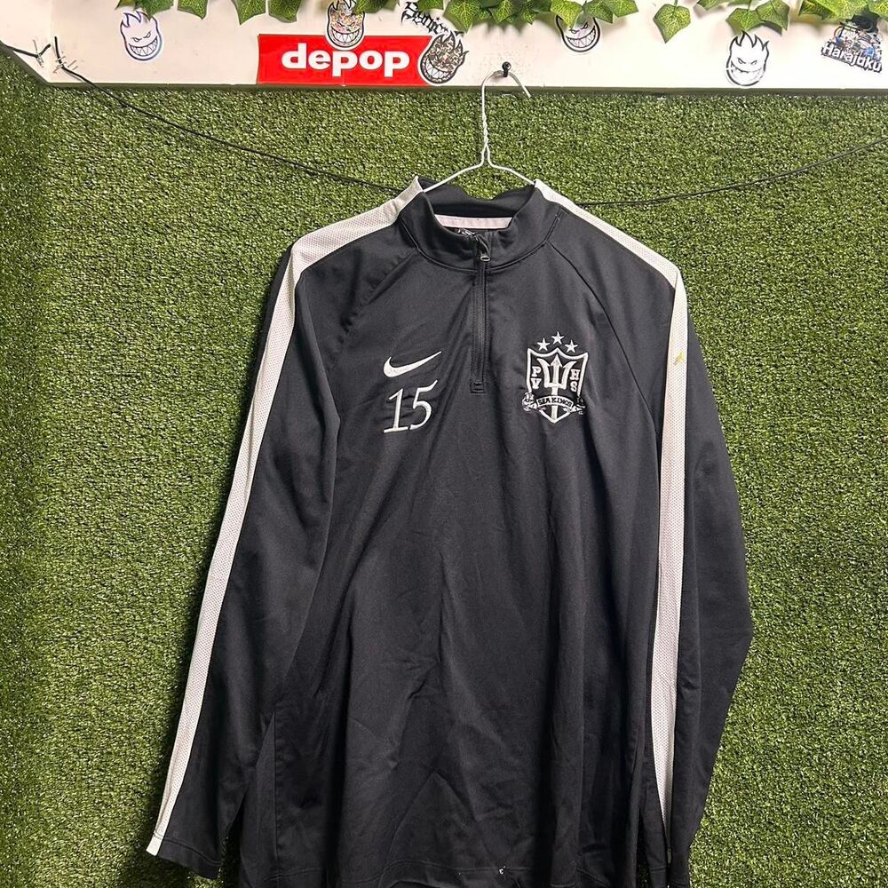 Nike Men's Black and Grey Sweatshirt